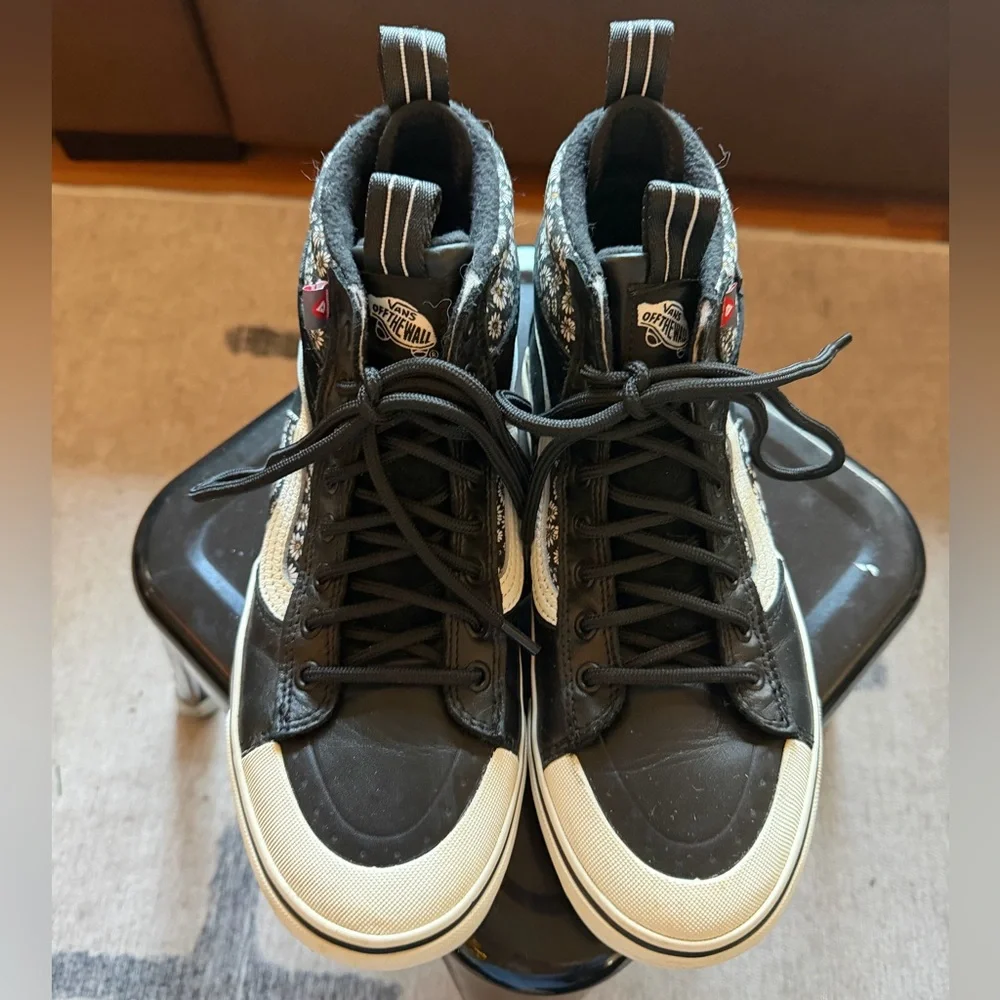 Insulated Vans Sk8-Hi - Picture 2 of 5